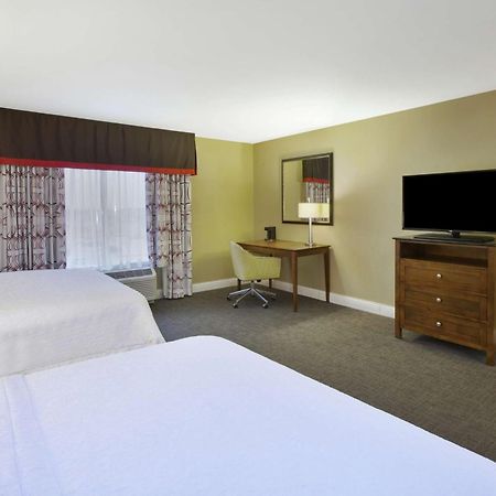 Hampton Inn & Suites Wichita-Northeast Exterior foto