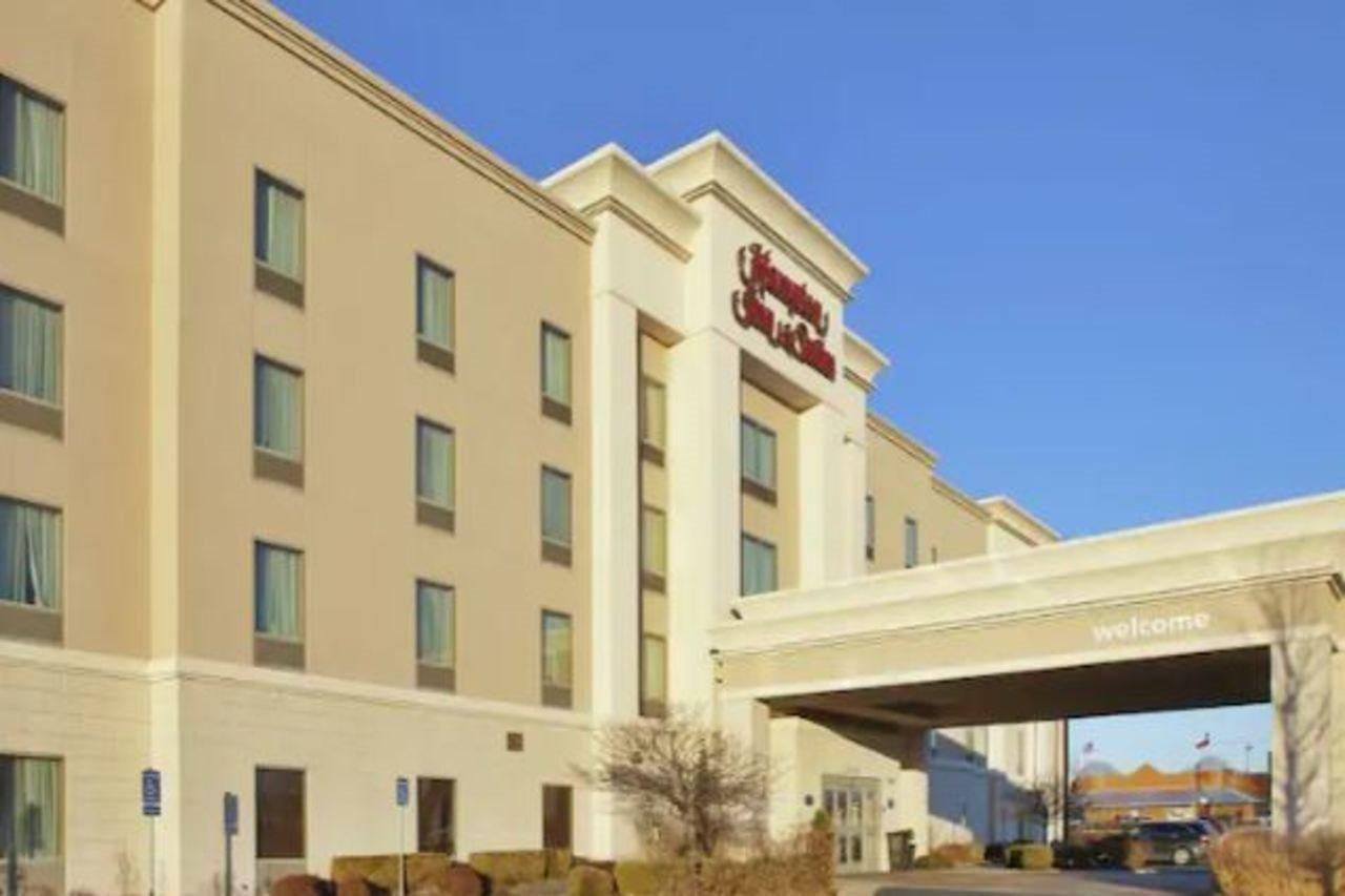 Hampton Inn & Suites Wichita-Northeast Exterior foto
