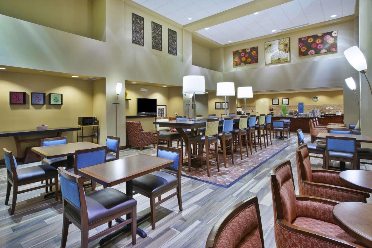 Hampton Inn & Suites Wichita-Northeast Exterior foto